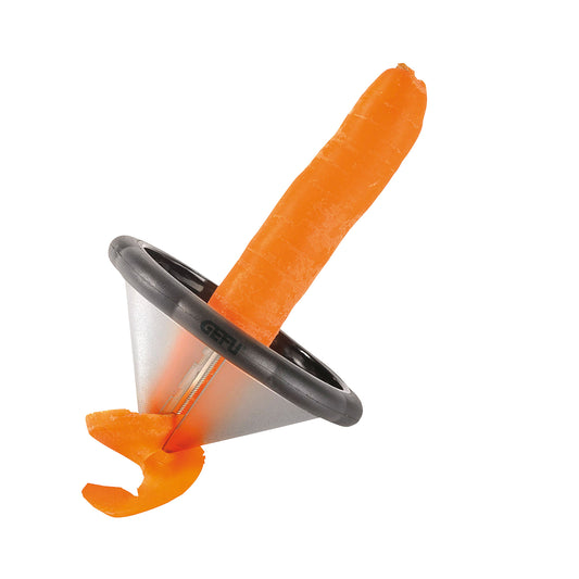 RÖSLI spiral slicer with a carrot inserted