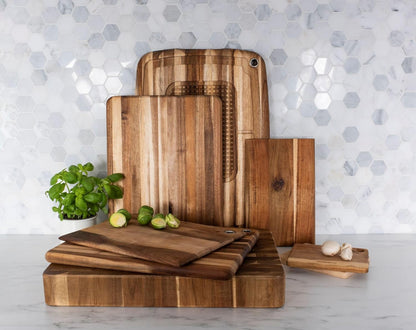 Long Grain Carving Board with Feet